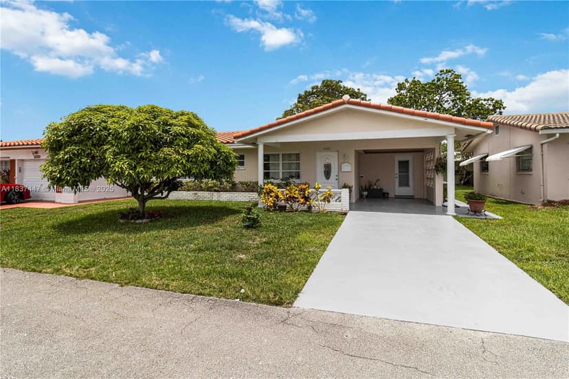 5723 NW 86th Ave, Tamarac FL 33321