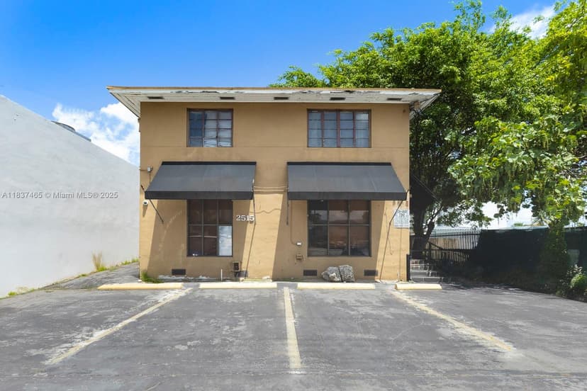 2515 SW 7th St, Miami FL 33135