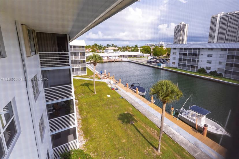 3551 NE 169th St # 411, North Miami Beach FL 33160