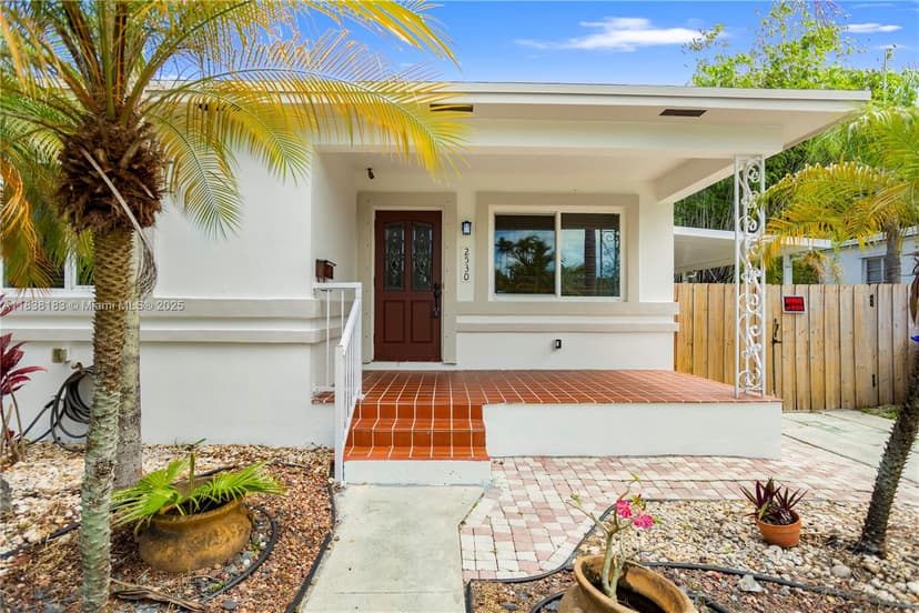 2530 Fillmore St, Hollywood FL 33020