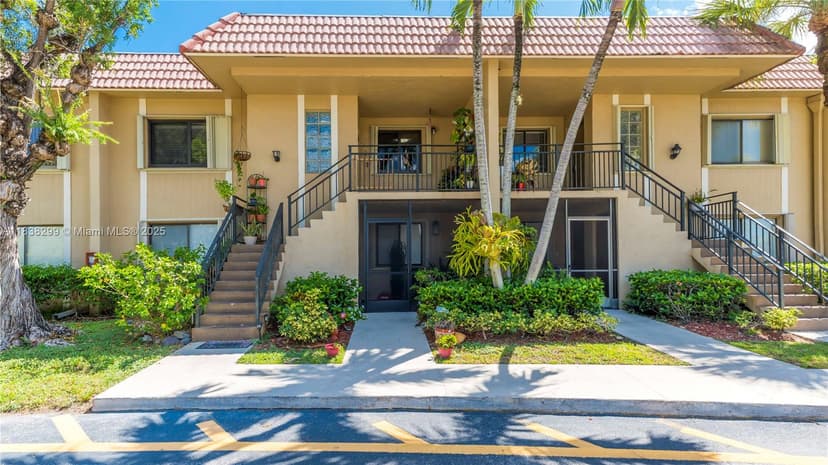 302 Lakeview Dr # 202, Weston FL 33326