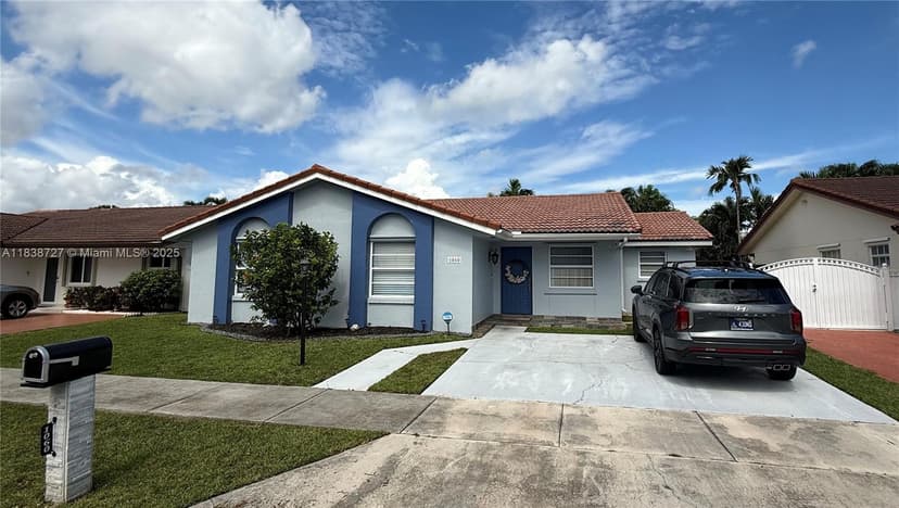 1060 NW 128th Ct, Miami FL 33182