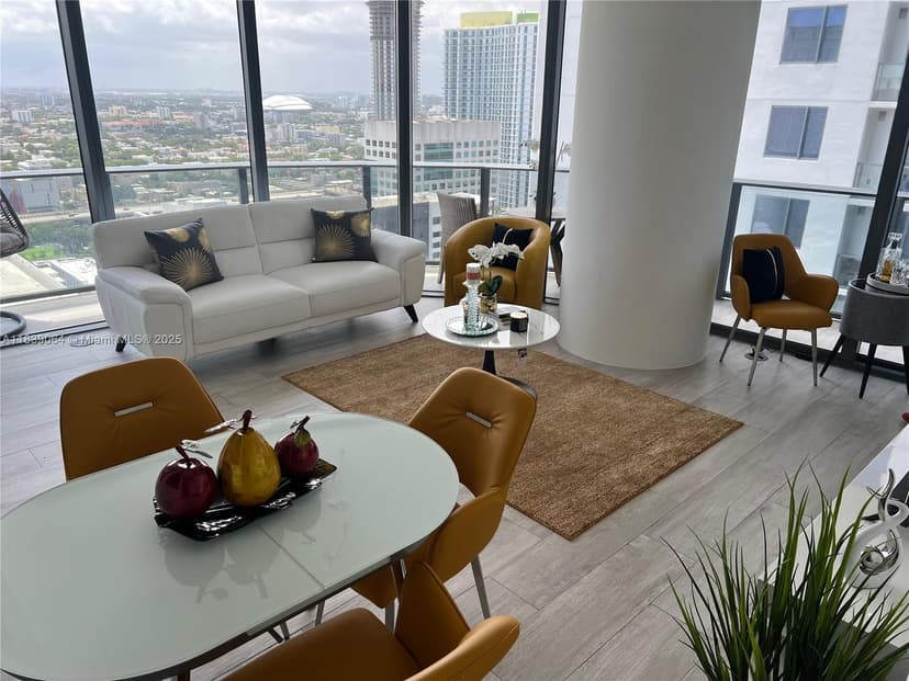 55 SW 9th St # 3308, Miami FL 33130