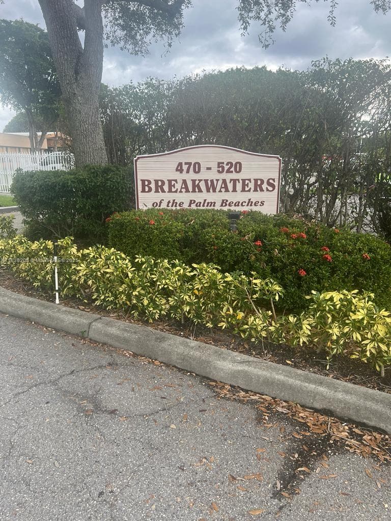 500 Executive Center Dr # 2G, West Palm Beach FL 33401