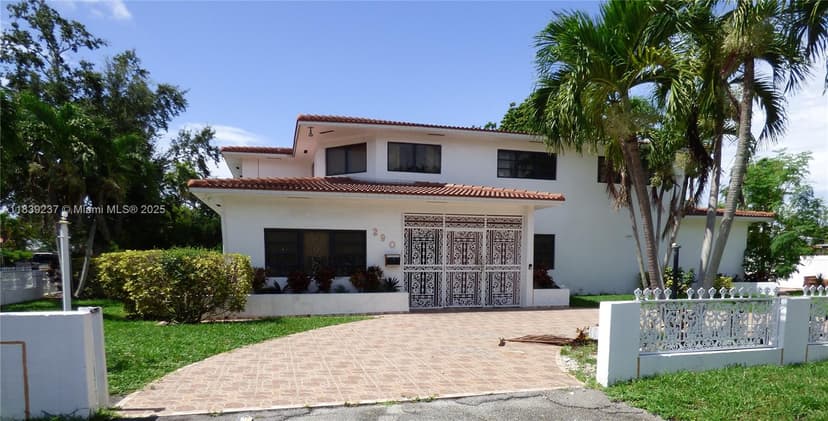 290 NE 108th St, Miami FL 33161