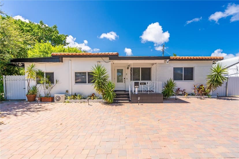1761 SW 14th St, Miami FL 33145