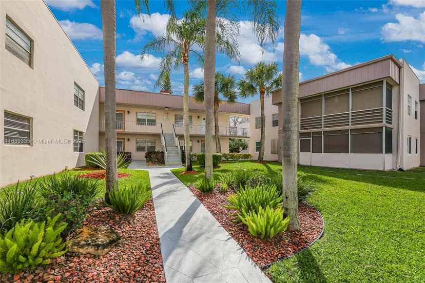 471 Capri J # 471, Delray Beach FL 33484