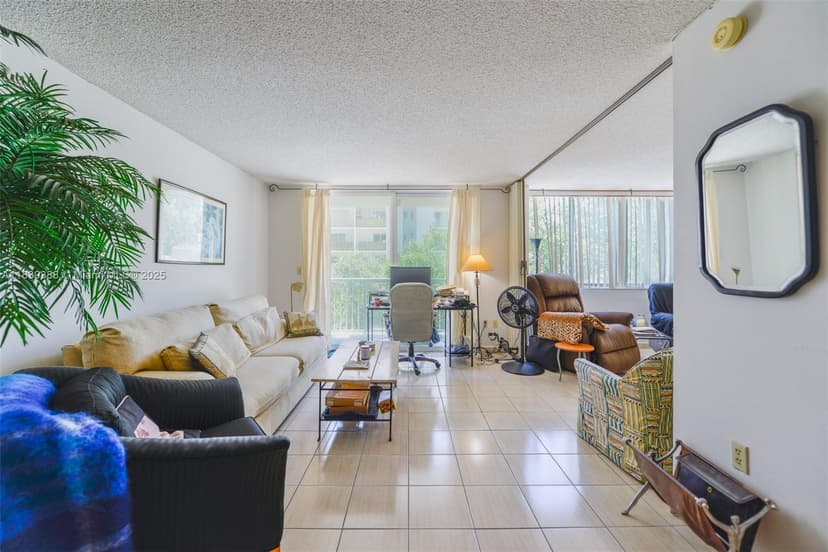 1345 Lincoln Rd # 303, Miami Beach FL 33139