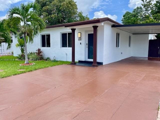 330 W 40th Pl, Hialeah FL 33012