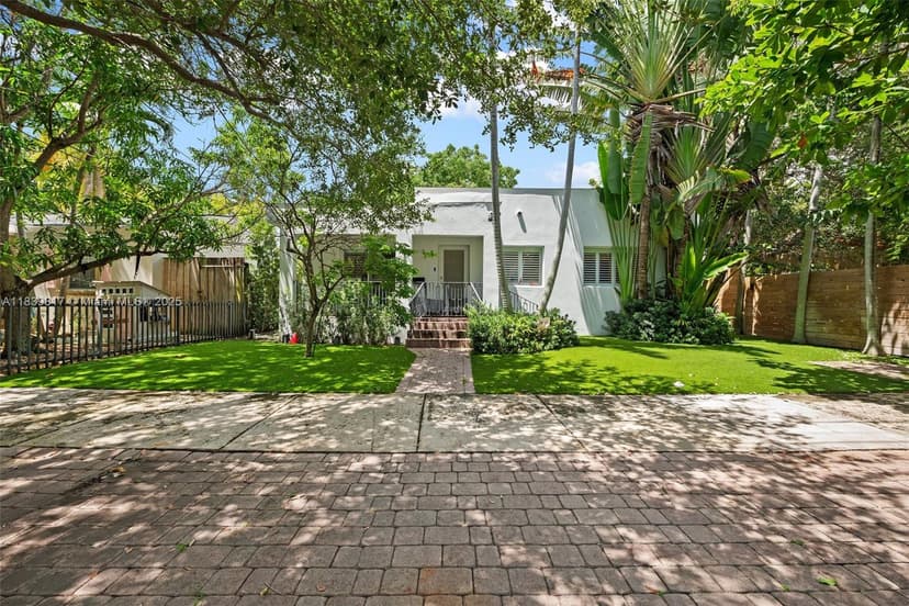 2511 Tequesta Ln, Coconut Grove FL 33133