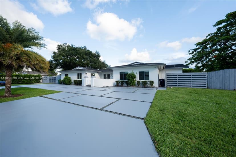 10860 SW 116th St, Miami FL 33176