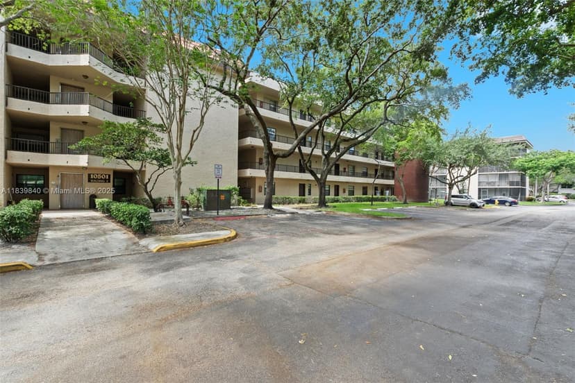 10501 W Broward Blvd # 407, Plantation FL 33324