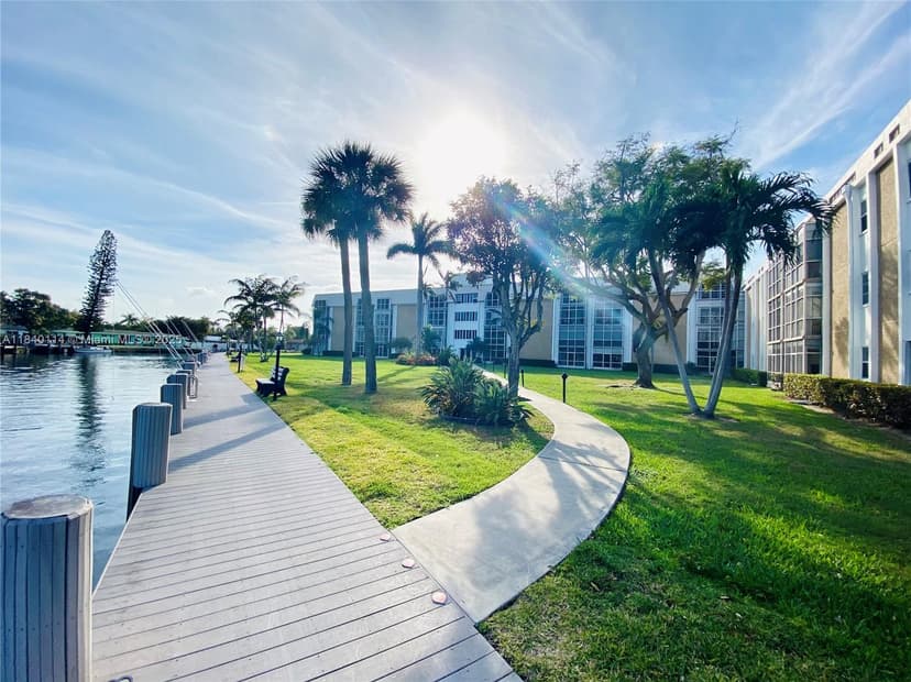 2990 NE 16th Ave # 204, Oakland Park FL 33334