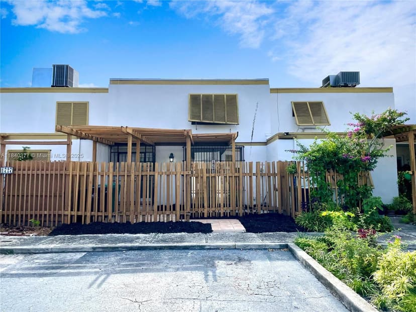 1725 SW 131st Place Cir S, Miami FL 33175