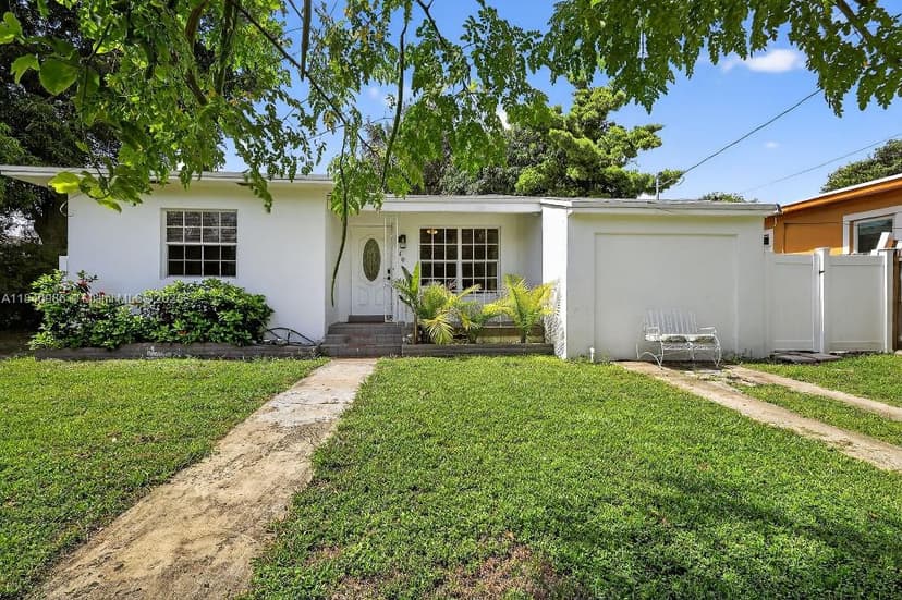 40 NW 68th St, Miami FL 33150