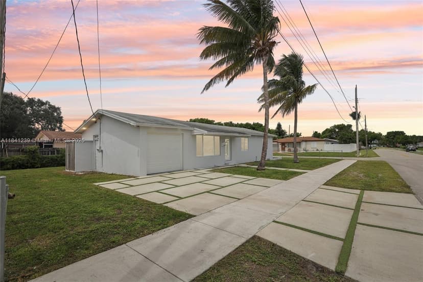 2455 Wiley Ct, Hollywood FL 33020