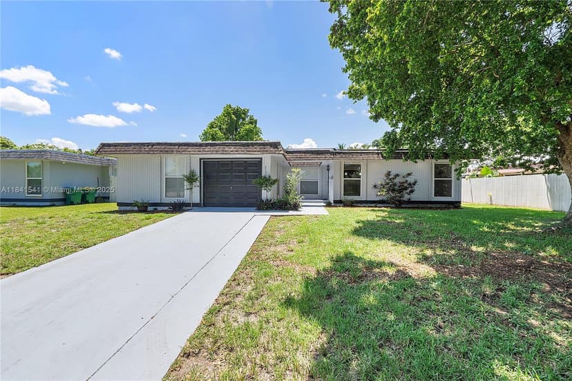 6703 Brookwood Blvd, Tamarac FL 33321