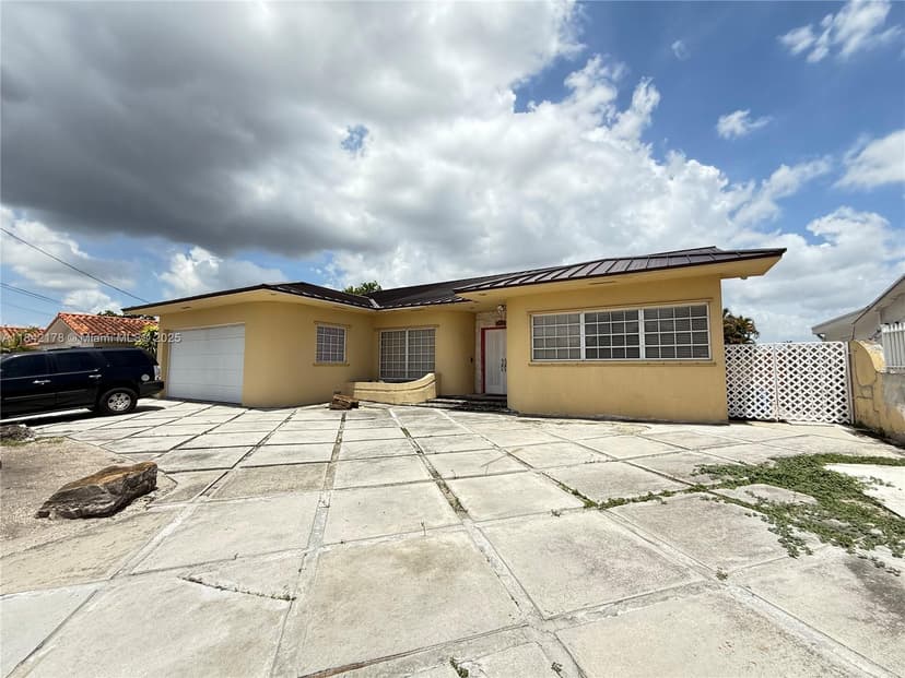 747 W 78th St, Hialeah FL 33014