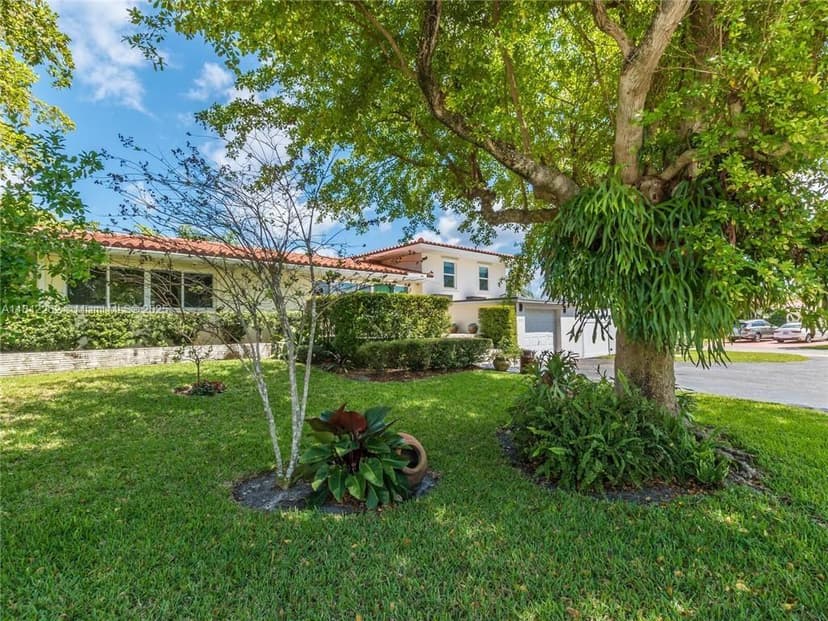 2616 NE 26th Ave, Lighthouse Point FL 33064