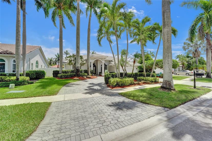 10828 NW 5th St, Plantation FL 33324