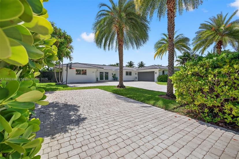 1001 Diplomat Pkwy, Hallandale Beach FL 33009