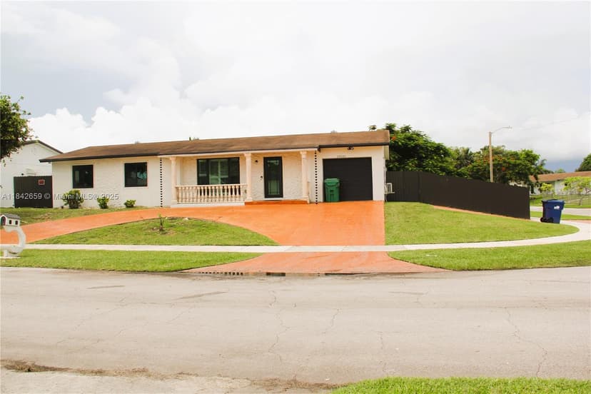 15532 SW 107th Pl, Miami FL 33157