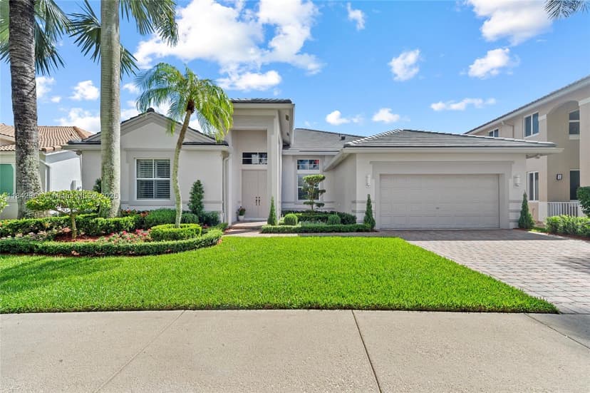 2530 Hunters Run Way, Weston FL 33327