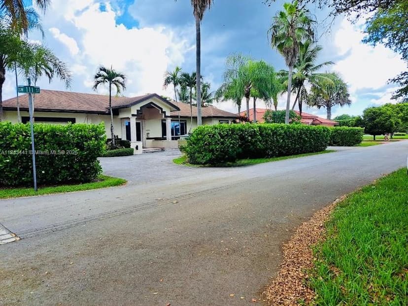 10375 SW 111th St, Miami FL 33176
