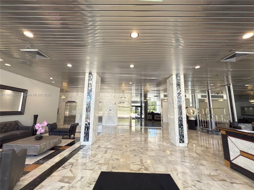 3675 N Country Club Dr # 109, Aventura FL 33180