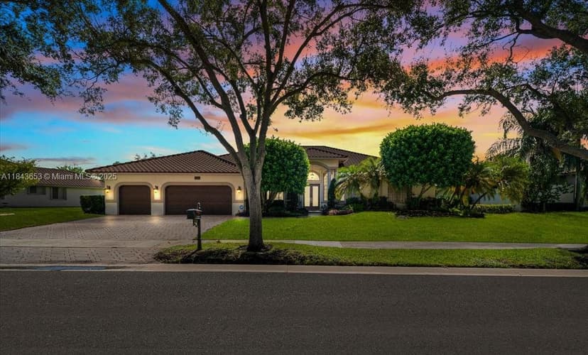 125 Dockside Cir, Weston FL 33327