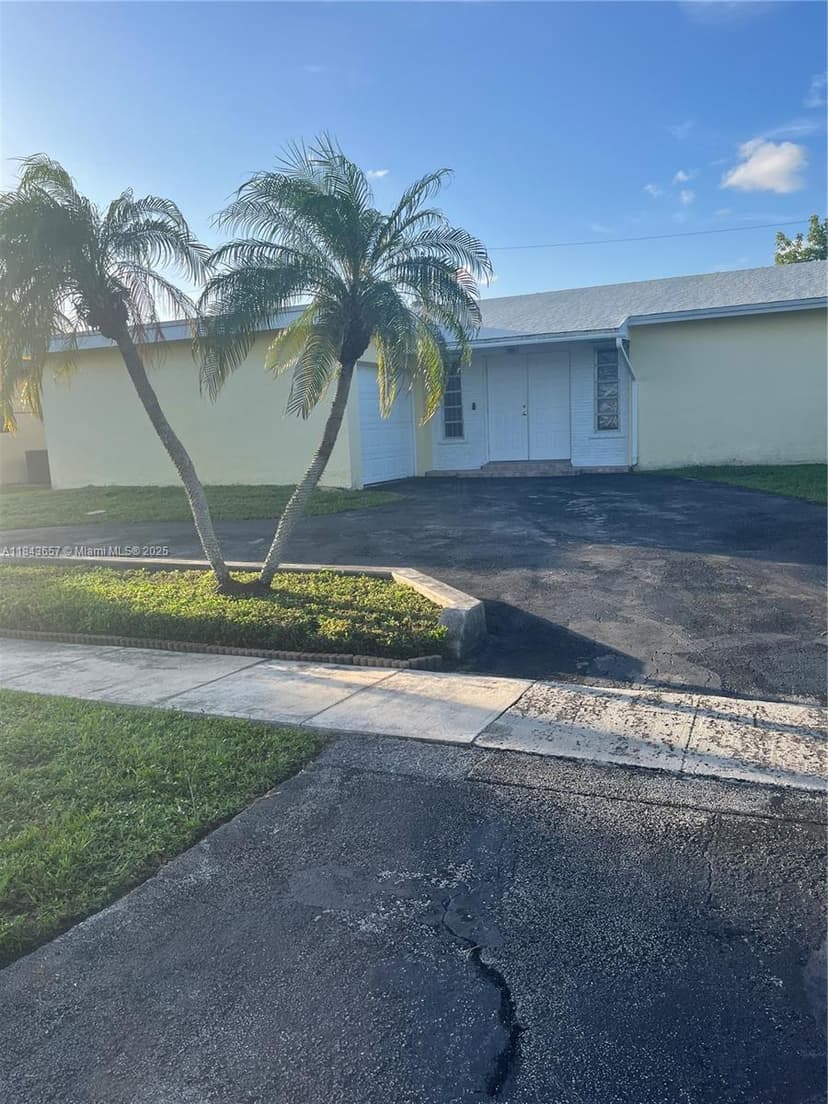 11711 NW 29th St, Sunrise FL 33323