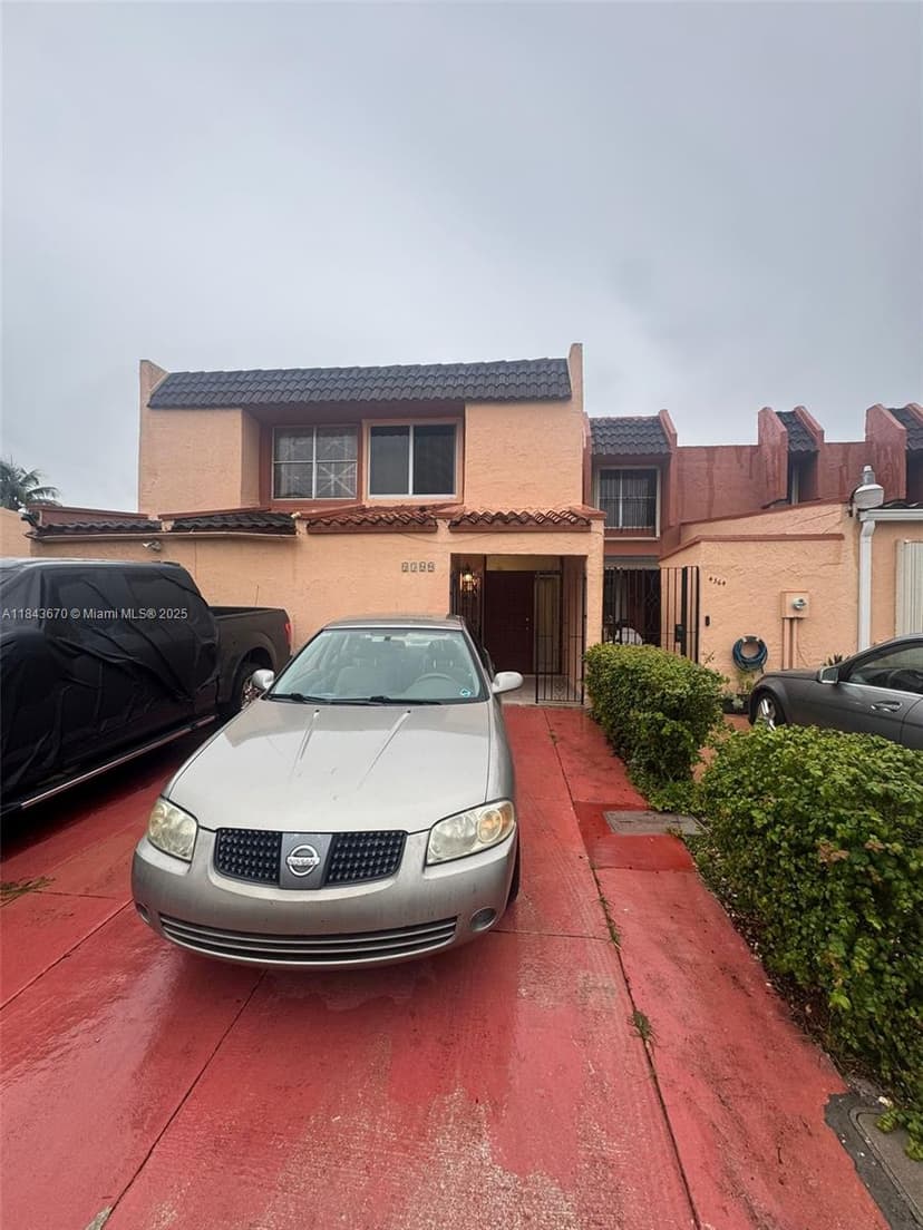 4360 W 11th Ln # 33, Hialeah FL 33012