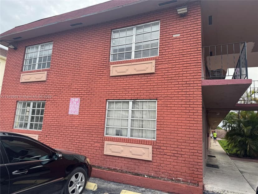 1281 W 29th St # 19, Hialeah FL 33012
