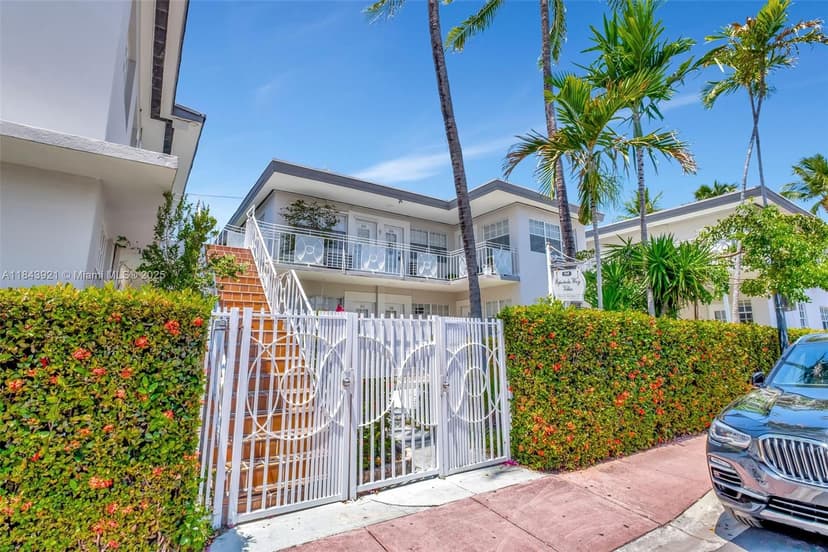 717 Espanola Way # 210, Miami Beach FL 33139
