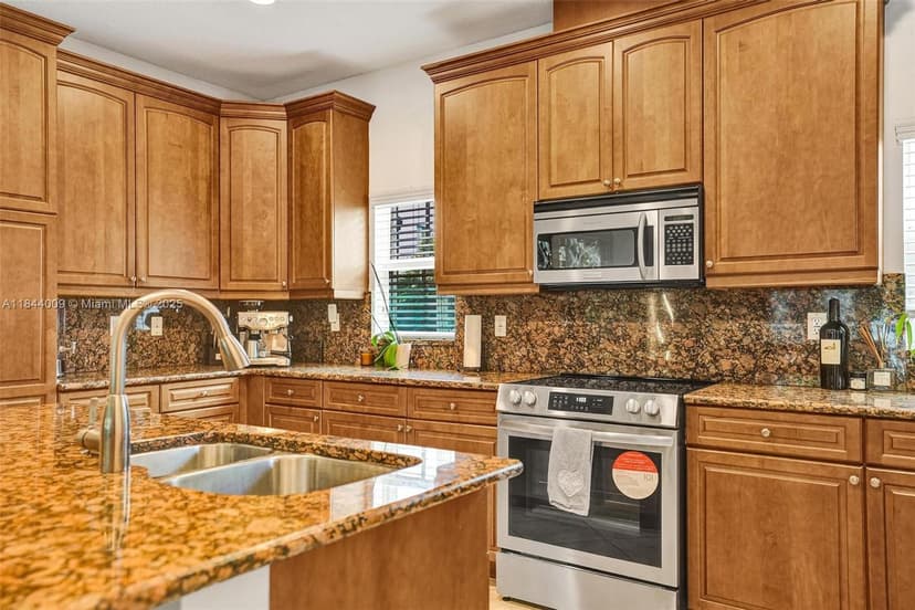 417 SE 13th St, Fort Lauderdale FL 33316