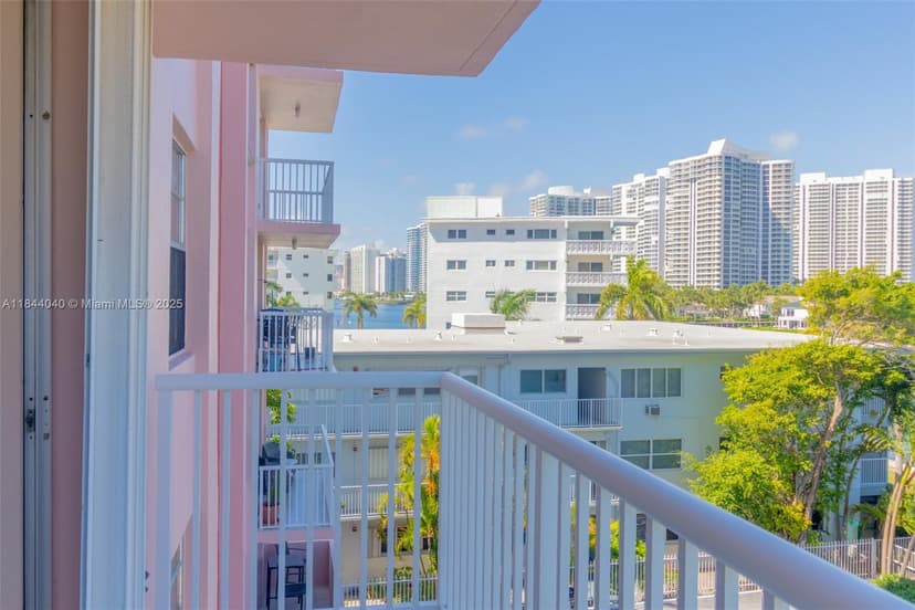 3161 S Ocean Dr # 401, Hallandale Beach FL 33009