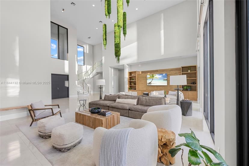 3275 Islewood Ave, Weston FL 33332