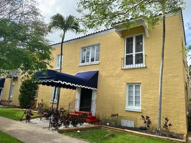 126 Mendoza Ave # 3, Coral Gables FL 33134
