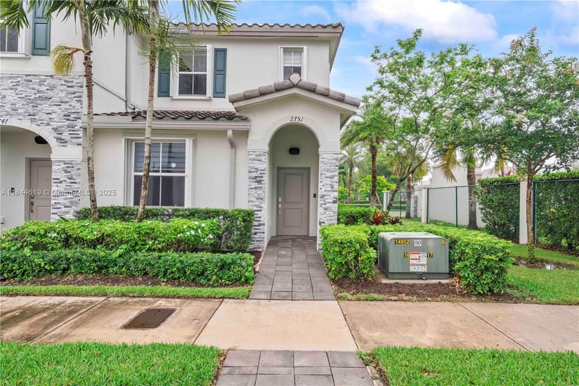 2751 SE 15th St, Homestead FL 33035