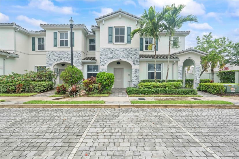2747 SE 15th St, Homestead FL 33035