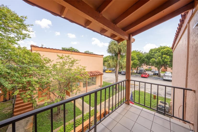 7208 Fairway Dr # I6, Miami Lakes FL 33014