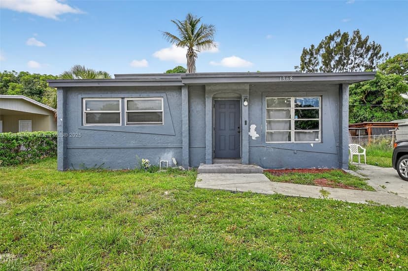 1368 11th St, West Palm Beach FL 33401