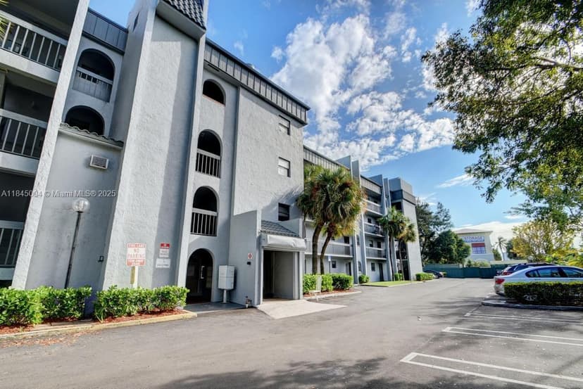 1720 N Congress Ave # 403, West Palm Beach FL 33401