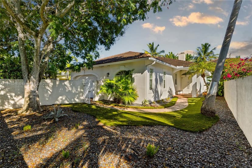 810 NE 21st Dr, Wilton Manors FL 33305
