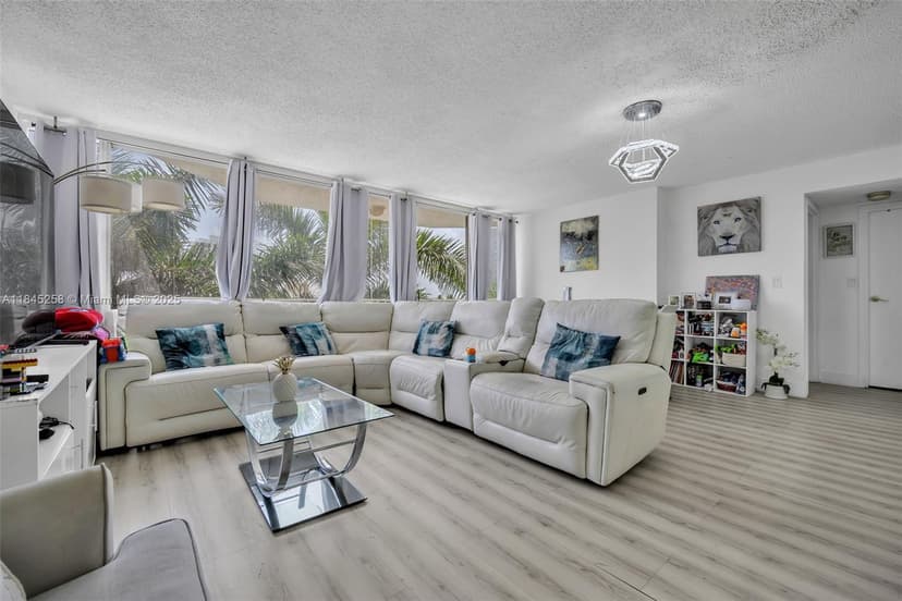 7601 E Treasure Dr # 611, North Bay Village FL 33141