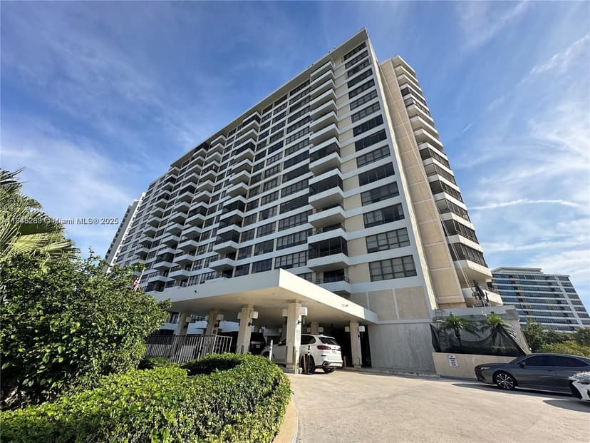 600 Three Islands Blvd # 212, Hallandale Beach FL 33009
