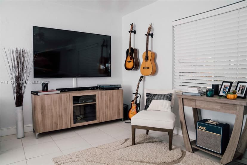 7901 SW 64th Ave # 6, South Miami FL 33143