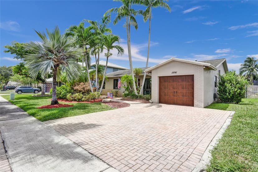 11841 NW 41st St, Sunrise FL 33323