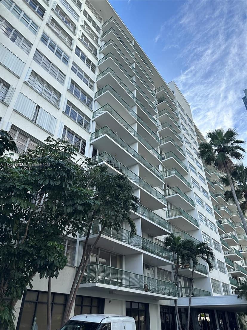 1408 Brickell Bay Dr # 706, Miami FL 33131