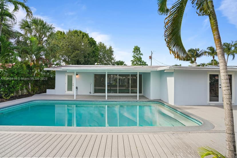 1724 SW 5th St, Fort Lauderdale FL 33312